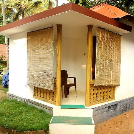 Dolphin Bay Hotel Varkala Exterior photo
