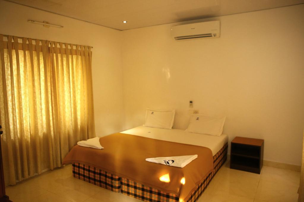 Dolphin Bay Hotel Varkala Exterior photo